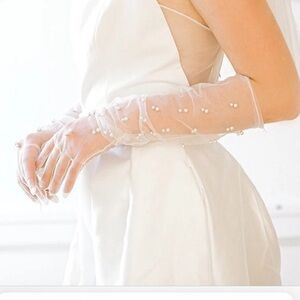 Pearl Tulle Bridal Gloves